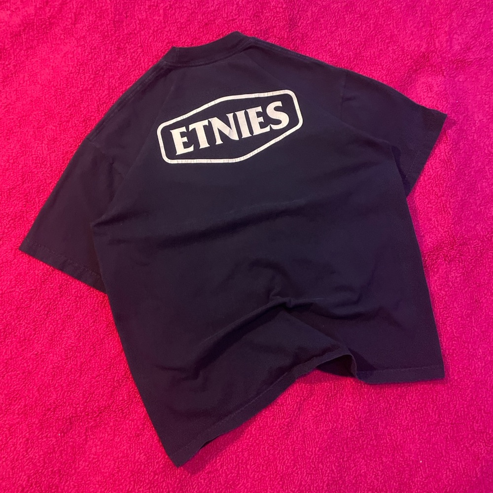 y2k skate brand Etnies Boxy Fit